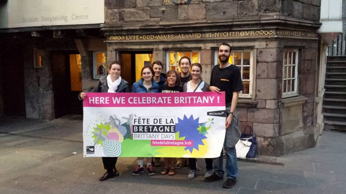 Fête de la Bretagne en Ecosse avec à droite, un des fondateurs de l'association, Jean-Christophe Denis.