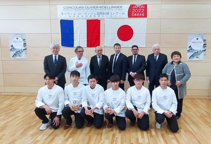 Les lauréats du concours Ollivier Roellinger en compagnie des représentants de la Région Bretagne et leurs homologues japonais.