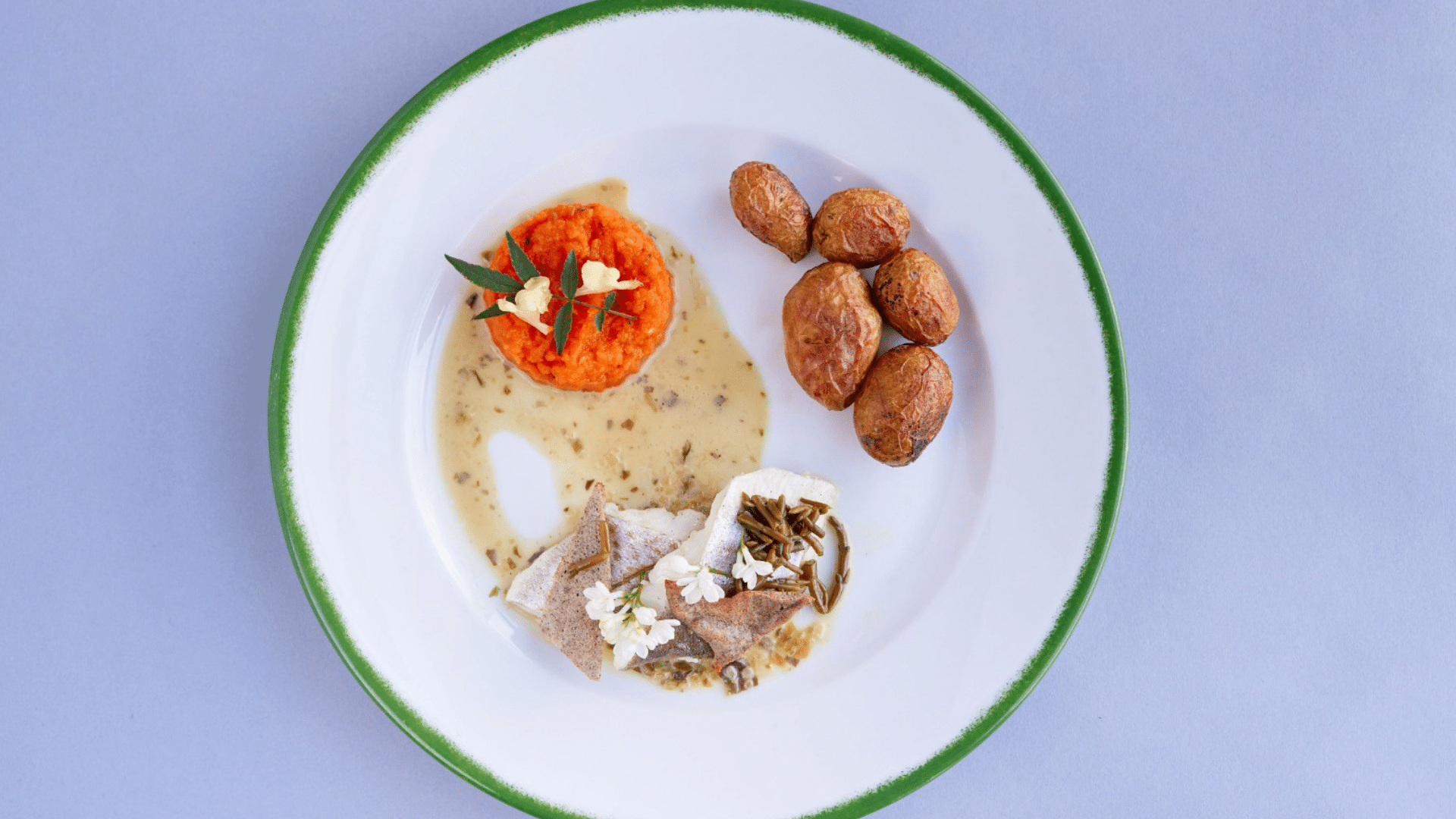 Poisson sauce aux algues et à la bière, croustillant de sarrazin