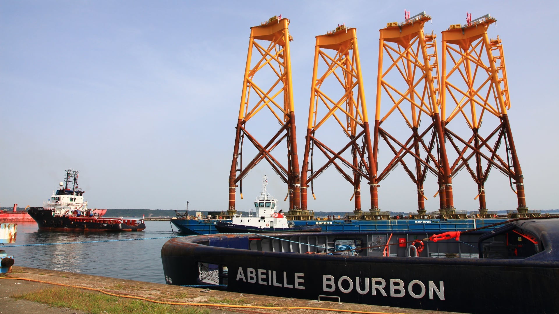 Fondations du parc éolien en merde Saint Brieuc, arrivant à Brest