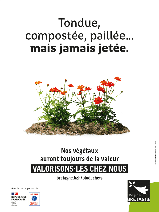 Affiche de la campagne Biodéchets 2022, présentant une plante-bande de fleurs dont le sol est couvert de tonte de pelouse