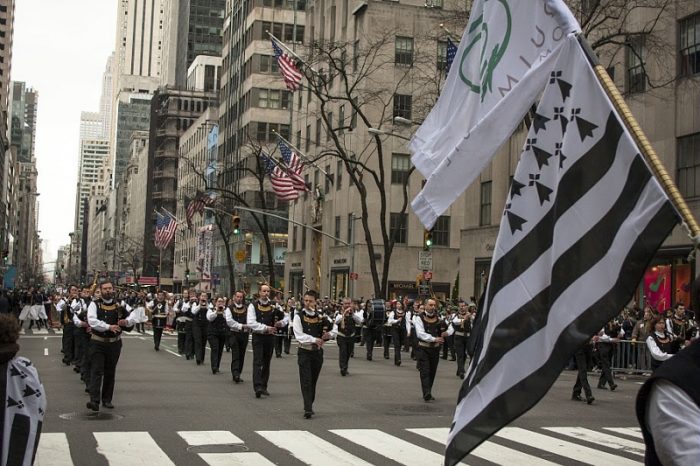 Quelle est la signification et l'histoire du drapeau américain ? - CNEWYORK