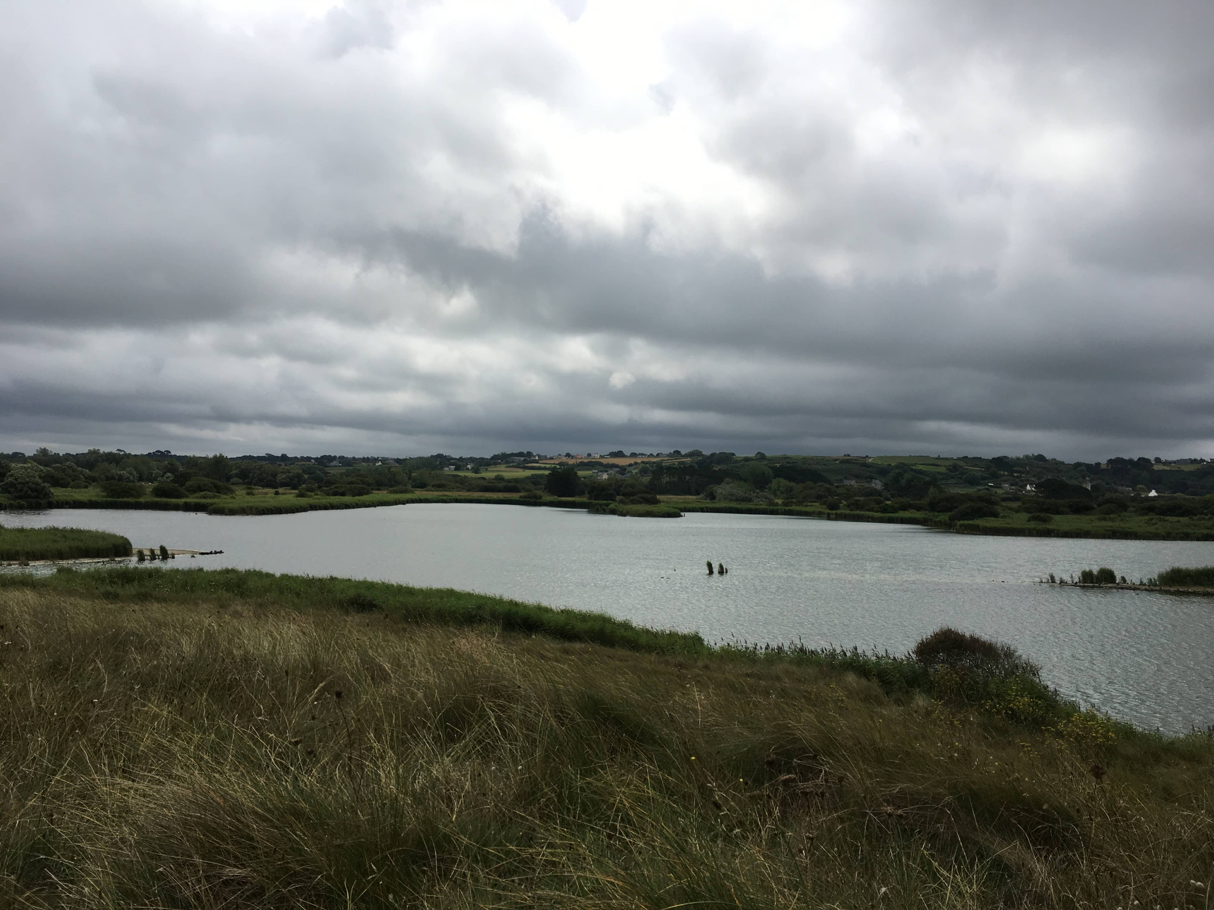 Vue sur les dunes et marais littoraux de Guissény dans le Finistère