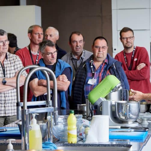 80 chefs de cuisine des cantines des lycées en formation au Cercle culinaire à Rennes.