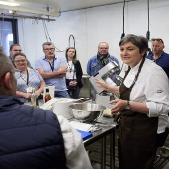 80 chefs de cuisine des cantines des lycées en formation au Cercle culinaire à Rennes.