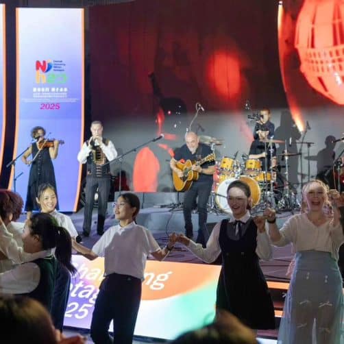 Concert de Jean-Charles Guichen groupe, à l'occasion de la Fête de la Bretagne à Jinan.