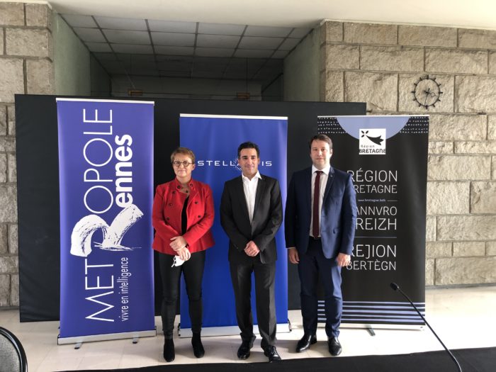 Nathalie Appéré, Présidente de Rennes Métropole, Etienne Martin Commandeur, Directeur du site Stellantis Rennes et Loïg Chesnais-Girard, Président de la Région Bretagne