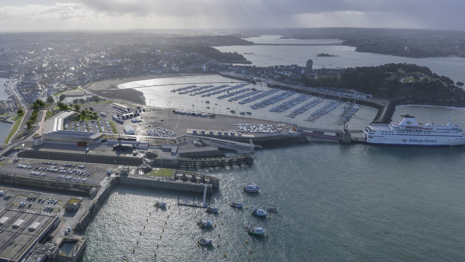 Magazine - Terminal Ferry du Naye