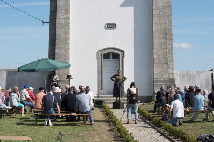spectacle « La gardienne, une femme à l’amer » Cie Sumak à Lanvaon