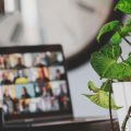 Une réunion en visio avec plusieurs collaborateurs
