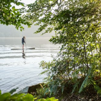 Paddle sur le lac de Guerlédan à Saint-Aignan (56) (voir l'image en plus grand)