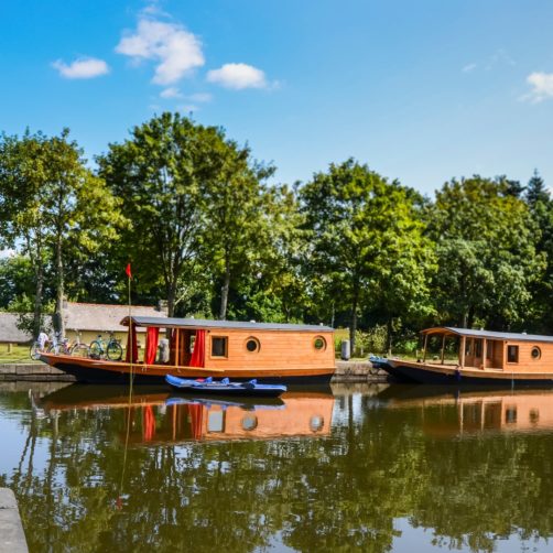 Les hébergements Ille Flottante, à 'écluse de La petite Madeleine à Hédé-Bazouges (35) sur le canal d'Ille-Rance