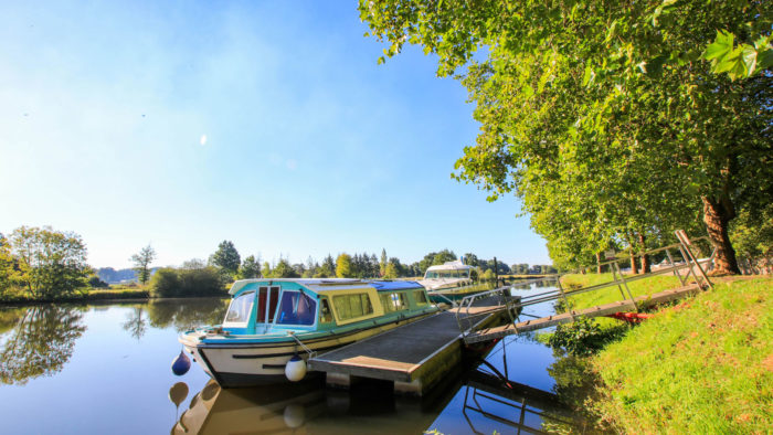 Bateaux sur un canal breton